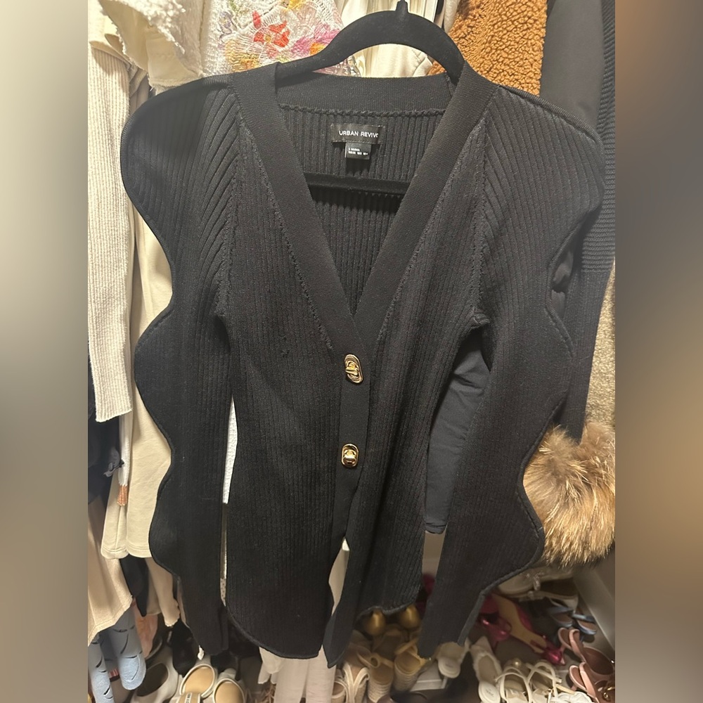 Elegant Black Cardigan with Gold Accents - Picture 2 of 3